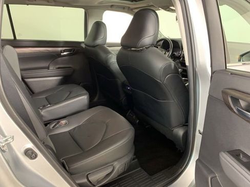 Used 2020 Toyota Highlander Limited AWD/4WD image 41