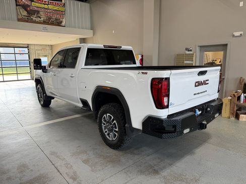 Used 2022 GMC Sierra 2500 SLE w/ SLE Value Package; AWD/4WD image 5