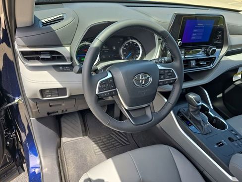 New 2026 Toyota Highlander XLE AWD/4WD image 17
