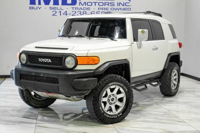 Used 2012 Toyota FJ Cruiser 2WD w/ Convenience Pkg image 2