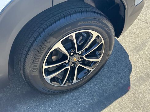 Used 2025 Chevrolet TrailBlazer LT FWD image 31