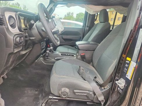 Used 2024 Jeep Gladiator Sport AWD/4WD image 7