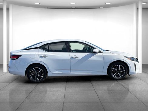 Used 2024 Nissan Sentra SV image 8