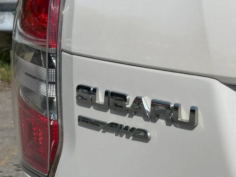 Used 2014 Subaru Forester 2.5i Limited AWD/4WD image 9
