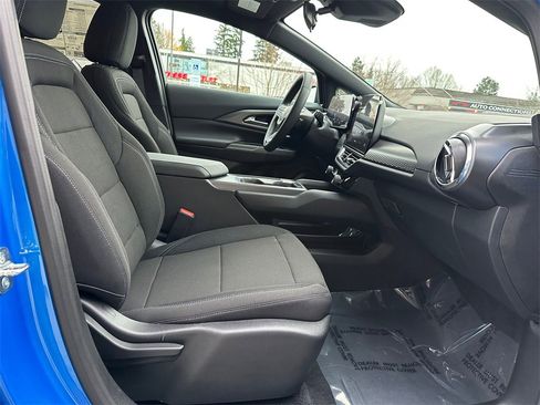 New 2026 Chevrolet Equinox EV LT image 10