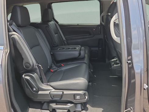 Used 2023 Honda Odyssey EX-L image 17