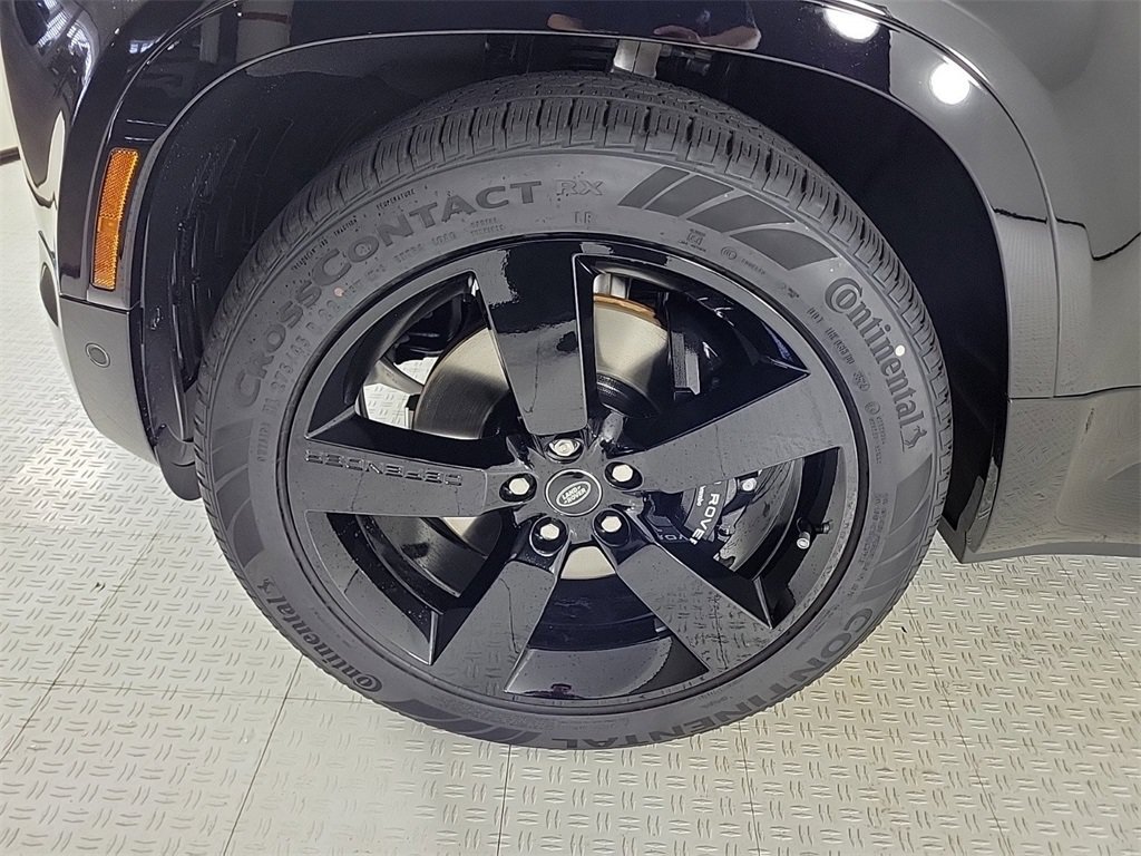 Used 2025 Land Rover Defender 130 V8 AWD/4WD image 18
