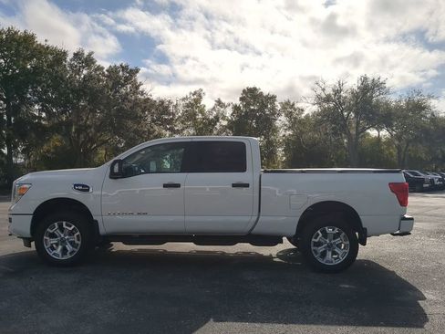 Used 2024 Nissan Titan SV w/ SV Convenience Package image 7