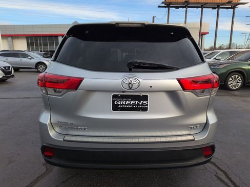 Used 2017 Toyota Highlander XLE image 4