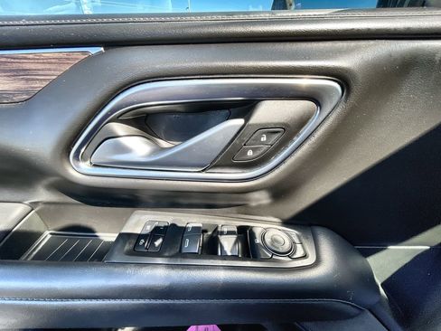 Used 2022 Chevrolet Suburban LT image 23