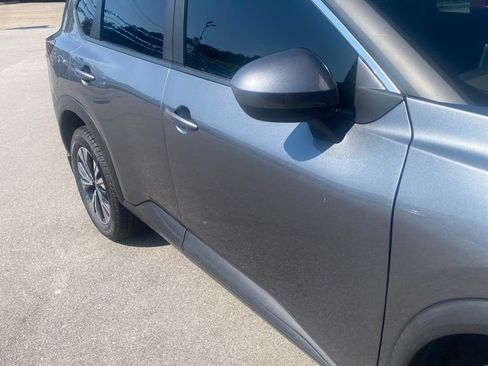 Used 2023 Nissan Rogue SV FWD image 2