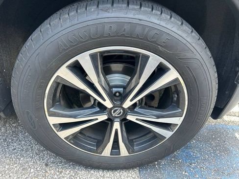 Used 2019 Nissan Rogue SV w/ Premium Package AWD/4WD image 15