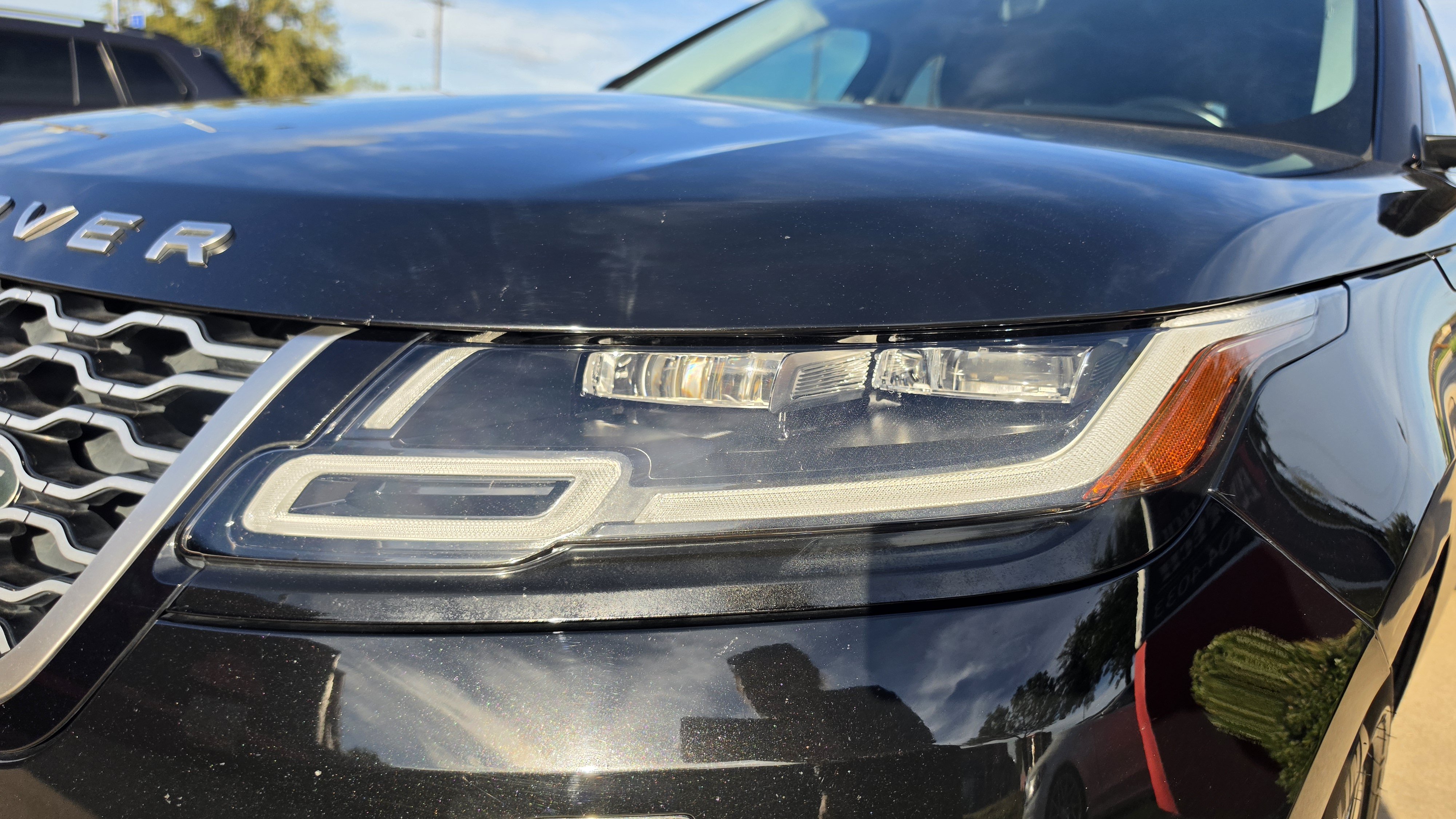 Used 2018 Land Rover Range Rover Velar S AWD/4WD image 11