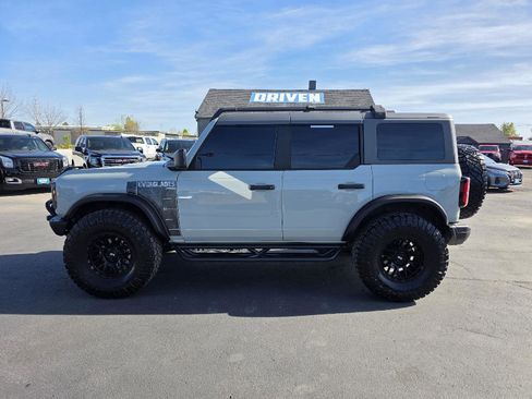 Used 2024 Ford Bronco Everglades image 8