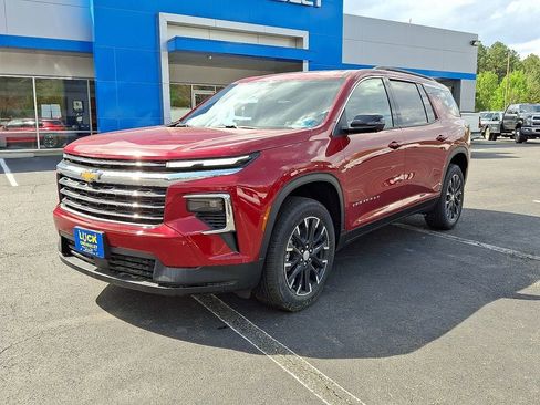 New 2026 Chevrolet Traverse LT w/ Sun and Wheel Package FWD image 2