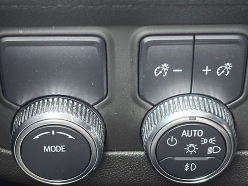 Used 2021 GMC Yukon Denali RWD image 35
