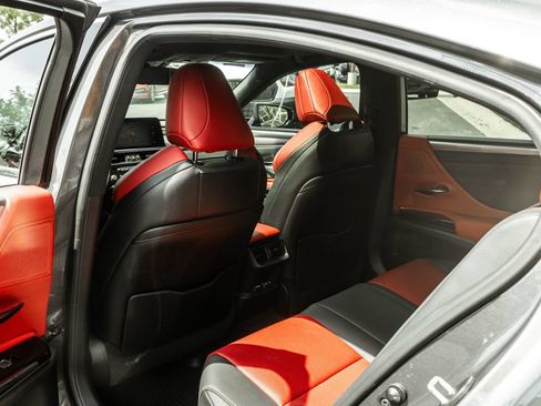 Used 2022 Lexus ES 300h F Sport w/ Accessory Package 2 FWD image 27