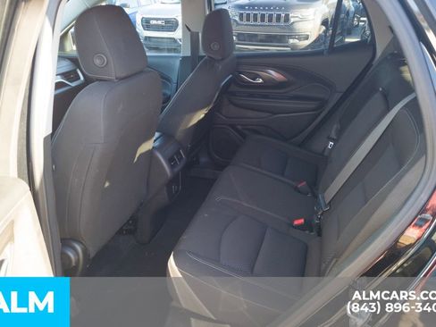 Used 2024 GMC Terrain SLE image 17