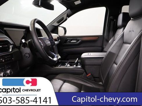 Used 2025 GMC Yukon Denali image 14