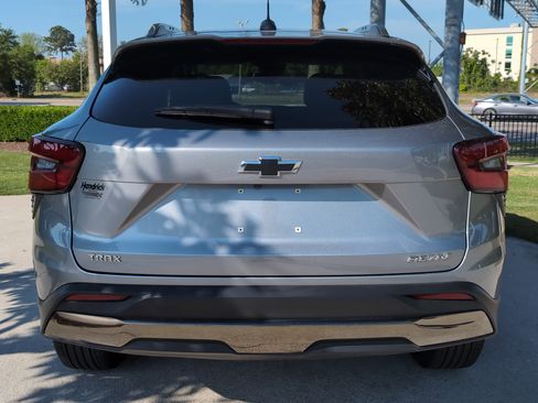 Used 2025 Chevrolet Trax ACTIV image 9