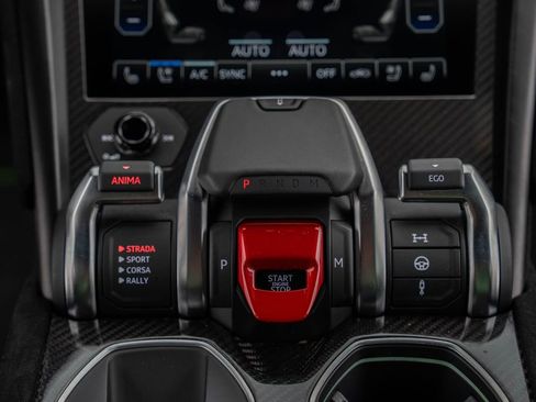 Used 2024 Lamborghini Urus Performante image 32