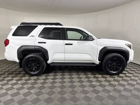 Used 2025 Toyota 4Runner TRD Off-Road AWD/4WD image 2