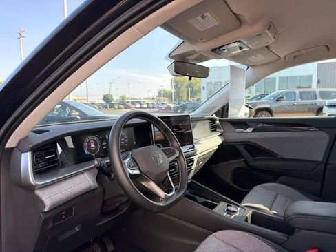 Used 2025 Volkswagen Tiguan S FWD image 14