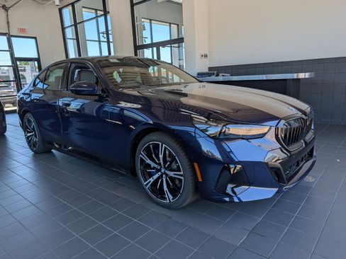 New 2027 BMW 550e xDrive AWD/4WD image 1