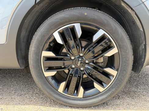 Used 2023 Kia Telluride SX FWD image 16