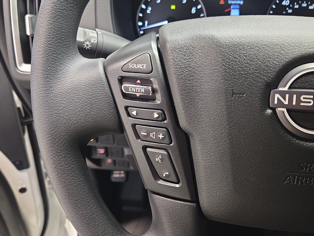 Certified 2025 Nissan Frontier SV RWD image 15