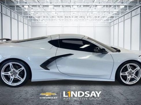 Used 2023 Chevrolet Corvette Stingray Premium Cpe w/ Z51 Performance Package RWD image 2