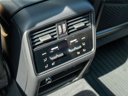 New 2026 Porsche Cayenne image 33