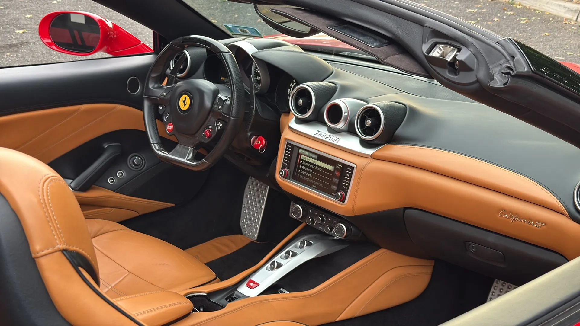 Used 2017 Ferrari California T RWD image 31