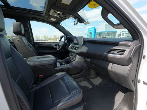 Used 2022 Chevrolet Suburban RST w/ Luxury Package AWD/4WD image 23