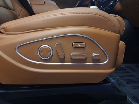 Used 2026 Hyundai Palisade Calligraphy image 16