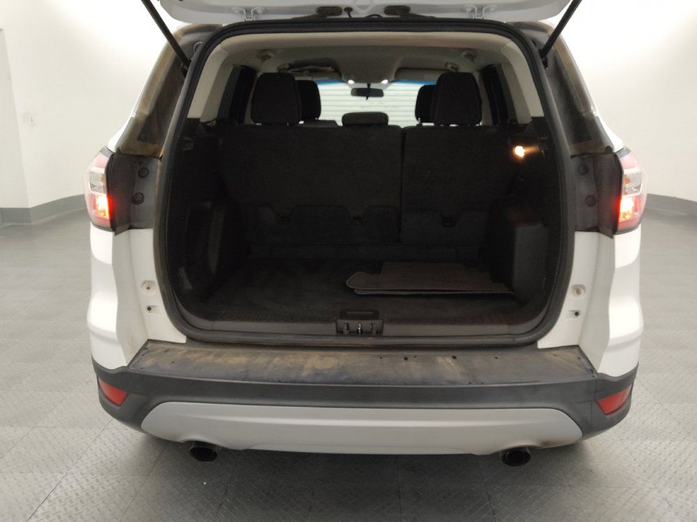 Used 2018 Ford Escape SE FWD image 29