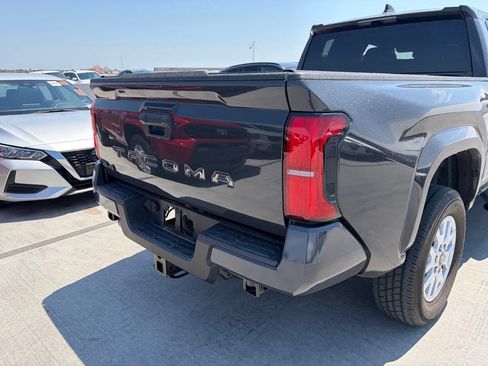 Used 2025 Toyota Tacoma SR5 AWD/4WD image 4