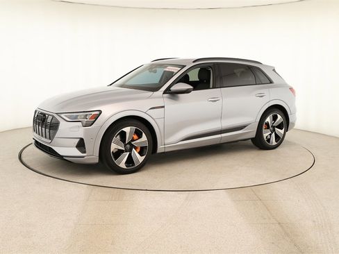 Used 2023 Audi e-tron Premium Plus w/ Premium Plus Package image 13