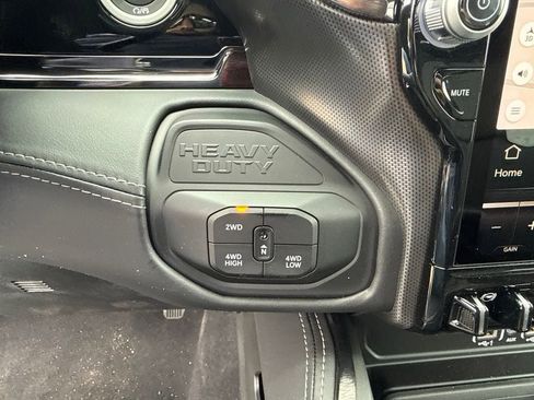 New 2026 RAM 2500 Limited AWD/4WD image 17