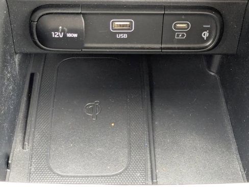 Certified 2024 Kia Telluride EX w/ EX Captain's Chair Package AWD/4WD image 32