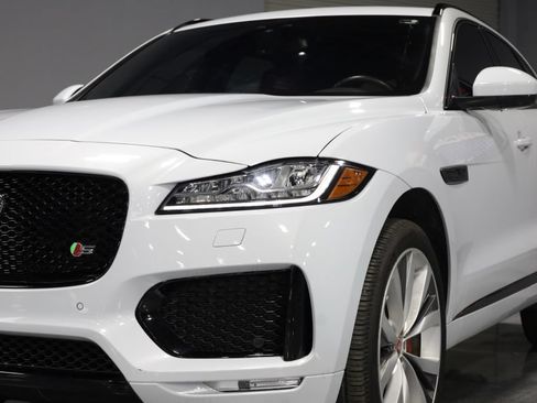 Used 2017 Jaguar F-PACE S AWD/4WD image 39