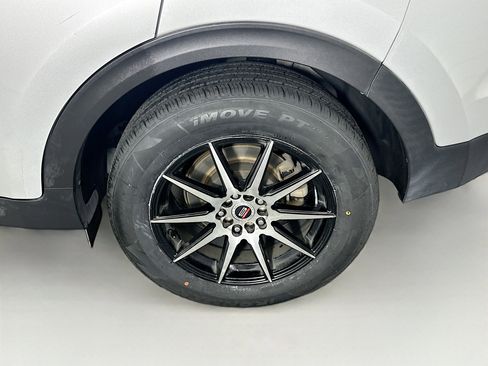 Used 2020 Kia Sportage EX image 11