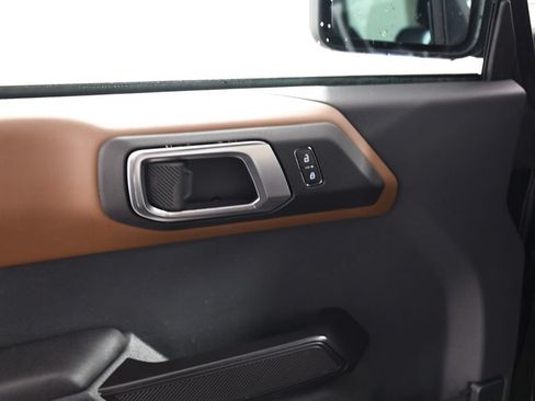 Used 2024 Ford Bronco Outer Banks AWD/4WD image 15
