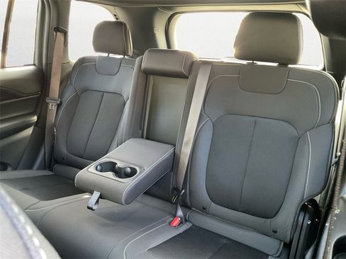 New 2025 Jeep Grand Cherokee Laredo image 9