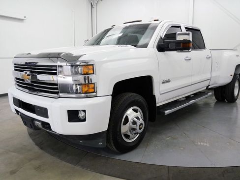 Used 2015 Chevrolet Silverado 3500 High Country w/ Duramax Plus Package image 3