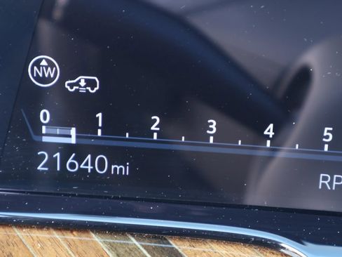 Certified 2023 Cadillac Escalade Premium Luxury Platinum w/ LPO, Radiant Package image 29