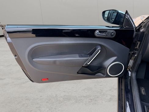 Used 2013 Volkswagen Beetle 2.5 Fender FWD image 9