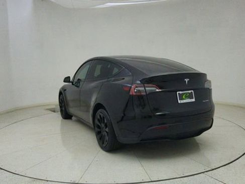 Used 2024 Tesla Model Y Long Range image 65