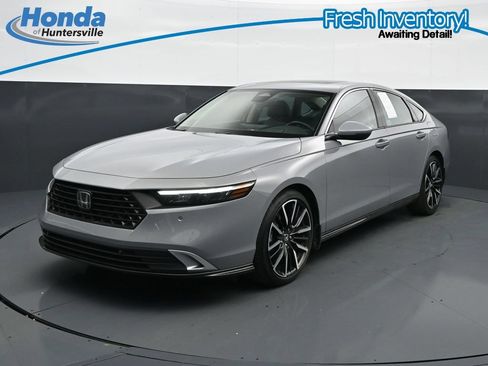 Used 2024 Honda Accord Touring image 4