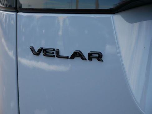 Used 2025 Land Rover Range Rover Velar Dynamic SE image 12